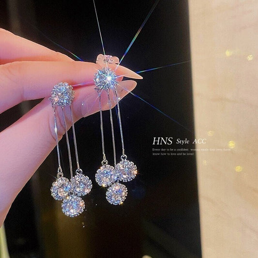 ✨Zircon Round Petal Earrings🎀