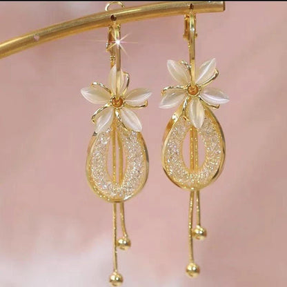 📢📢39% OFF !! ⏰Elegant Flower Tassel Dangle Earrings